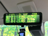 【デジタルルームミラー】後席の大きな荷物や同乗者で後方が確認しづらい時でも安心!カメラが撮影した車両後方の映像をルームミラー内に表示。クリアな視界で状況の確認が可能です!