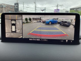狭い場所での駐車やすれ違いなどでより的確な運転操作に役立つ360&deg;ビューモニターが装備されています。