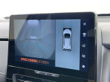 パノラミックビューモニターを装備。駐車場や交差点でクルマを真上から見るように周囲を確認できます。機能の詳細は販売店スタッフまでおたずねください。