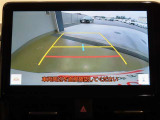バックガイドモニターで、後方を確認しながら安心して駐車することができます。運転初心者も熟練者も必須の機能ですよ!