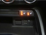 運転席・助手席にシートヒーターが装備されております。