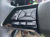 ステアリングスイッチ付きのハンドル!運転に支障をきたすことなくナビ操作が可能です!!