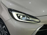 LEDヘッドライトです。デザイン性がよくとても明るいので、夜間の走行や悪天候でも安心です。しかも長寿命!