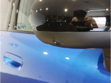 【BMWミラー】視認性の高いスタイリッシュなミラー。自動防眩機能も付いており夜間のドライビングをサポートします。