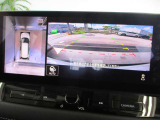 ■アラウンドビューモニター搭載。車体を4方向のカメラで「上から見下ろしたような映像」を映します。車庫入れが苦手な方も映像サポートでラクラク駐車できます。