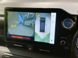 【パノラミックビューモニター】専用のカメラにより、上から見下ろしたような視点で360度クルマの周囲を確認することができます☆死角部分も確認しやすく、狭い場所での切り返しや駐車もスムーズに行えます。