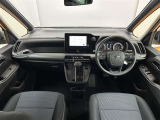 運転席周辺の様子です☆ オーディオ周りやメーター類の位置など、ご確認下さいね♪