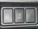 片側電動スライドドアで狭い所でも乗り降り楽々です!