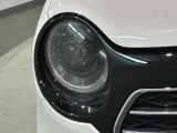 LEDヘッドライトは、点灯の瞬間から最大光量を発揮し、突然暗くなるトンネルなどでの安定感を高めます。