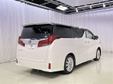 沢山乗れるのがこの車の魅力!2台で移動しないと・・・なんて時もこの車なら1台で!大活躍です♪