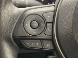 運転中、オーディオの操作をしてて、ハッとしたことはありませんか?ステアリングスイッチは、運転中でもハンドルでオーディオの操作が可能です。安全なドライブをサポートします。