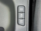 【横滑り防止機能】 車両走行安定補助システム搭載  車が横滑りしそうになった際に、横滑りを防ぐ安全装備が付いています。