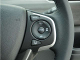 ◆アダプティブクルーズコントロール◆予め設定した車速内でクルマが自動的に加減速。前走車との適切な車間距離を維持しながら追従走行します。【LKAS】車線維持支援システムでステアリング操作を支援。