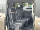 足元ひろびろのセカンドシート