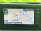 高精細な地図表示で、目的地まで迷わずに到着。渋滞情報もリアルタイムで確認できるので安心です。