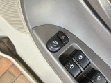 狭い駐車場で便利な電動格納ドアミラーが付いています。