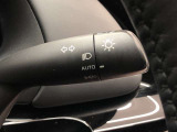 ライトスイッチです。「AUTO」にすると外の明るさに応じてスモールライト・ヘッドライトが自動でON・OFFします。夕暮れ時や屋内駐車場、トンネルなどに便利です。