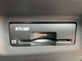 ETC2.0を装備しております。高速道路での渋滞情報取や従来のETCより通行料金がお安くなる場合がございます。