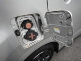 ★自宅でカンタン充電。街乗りも余裕の航続距離!家充電なら8時間で100%充電!フル充電で約180km走行可能!