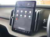 Androidを搭載しており、Playストアからアプリを追加できます 好みのナビゲーションアプリをインストールするなど自由度があります