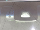 【スマートアシスト】走行中に前方の車両等を認識し、衝突しそうな時は警報とブレーキで衝突回避と被害軽減をアシスト。より安全にドライブをお楽しみいただけます。