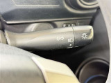 【ライトスイッチ】周囲の状況に応じた最適な視界確保と、ほかの車両への眩惑帽子をドライバー自身がコントロールすることができます。