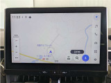 純正ナビを装備。タッチパネル式で使いやすく、お出かけもラクラクです。