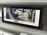 【3Dサラウンドカメラ】車両周辺360度の状況を立体的に表示するシステムで、駐車や狭い場所での運転、オフロード走行時に非常に役立ちます。