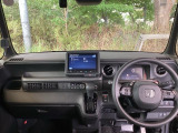 フロントガラスが大きく、ワイドな視界で運転もしやすくなるように、設計されています。