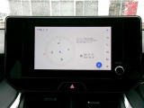 DCM(専用通信機)を装備したコネクティッドナビです。なおT-Connect契約により、令和11年5月まで無償でのご利用が可能です。詳しくは営業スタッフにお問い合わせください。