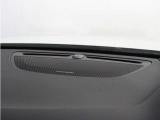 【harman/kardon】世界のオーディオファン垂涎のプレミアムサウンドシステムを搭載。原音に近い音場空間を忠実に再現。乗る人すべてに最良の音響体験を提供します。