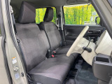 運転席シート廻りは使用感も少なく、良好な状態となっています。前オーナー様が丁寧に使っていたことがよくわかりますね。