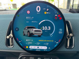 直径240mmの円形有機ELセンター・ディスプレイと、MINI インテリジェント・パーソナル・アシスタントを、あなたの声でコントロール。あなたの気持ちに寄り添ったドライビング体験をお愉しみいただけます。