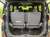 【パワーバックドア】スマートキーや運転席のボタンを押すだけでリアゲートが自動で開閉します!荷物を持っている時や、高い位置にあるバックドアを閉める際に便利な機能です♪