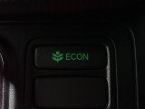 エンジン、エアコンなどを制御し低燃費な『ECONモード』に、また走りを楽しみたいとき、空調など快適性を重視したいときにはスイッチOFFで通常モードに切り替えができます!