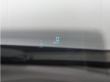 【HUD】ヘッドアップディスプレー装備!少ない視線・焦点移動で必要な情報を読み取れます。