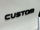 クリスタルブラック・パール塗装のCUSTOMエンブレムです。