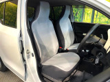 運転席シート廻りは使用感も少なく、良好な状態となっています。丁寧に使われていたことがよくわかりますね。