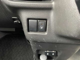 シートヒーターシートが少し温くなります運転席側のみですが