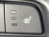 【シートヒーター】寒い日に重宝するシートヒーター!エアコンより早く温まってくれるので寒がりの人も安心ですね♪エアコンの温風は乾燥するから苦手、という方にもをおすすめです。