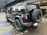 オリジナル4x4ブランドとしての誇りと自信、そして進化の伝統。4x4性能、デザイン、品質。本物とはJeepの全てであり、追い求めるさらなるたかみでもあるのです。