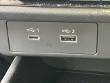 前席USB電源です。