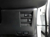 オートマチックハイビームとは、先行車や対向車のライトを認識し、ハイビームとロービームを自動で切り替える機能です。夜道の視界を確保します。詳細は販売店スタッフまでおたずねください。