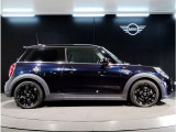 ☆MINIの車の始まりは大人四人がギリギリ乗れるコンパクトな車です!!今となっては3ナンバーですが、もともとは5ナンバーの車でした!!