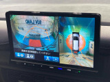 【マルチビューカメラシステム】専用のカメラにより、上から見下ろしたような視点で360度クルマの周囲を確認することができます☆死角部分も確認しやすく、狭い場所での切り返しや駐車もスムーズに行えます。