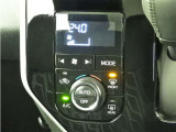 オートエアコンを装備しておりますので、四季を通じて車内を快適な温度に保つことが出来ます!高級感が有りますね!