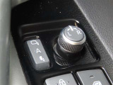 こちらのカローラツーリングHVはオートミラー付き!うっかり閉じ忘れの無いように、鍵を閉めるとミラーも閉じ、エンジン掛ければミラーが開きます!あると便利なんです♪