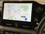 純正ナビを装備。タッチパネル式で使いやすく、お出かけもラクラクです。