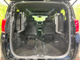 普段のお買い物や通勤、送迎等に十分な荷室スペースを確保しております。セカンドシートを倒すと、大きな荷物の積載も可能です♪