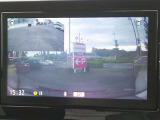 運転状況を映像と音で記録し、ドライブの思い出残しやドライバーの運転チェックができる、便利なドライブレコーダーを装備!あおり運転対策に役立つ後方撮影付きで、安心です♪ナビ画面に映し出すので、便利です!